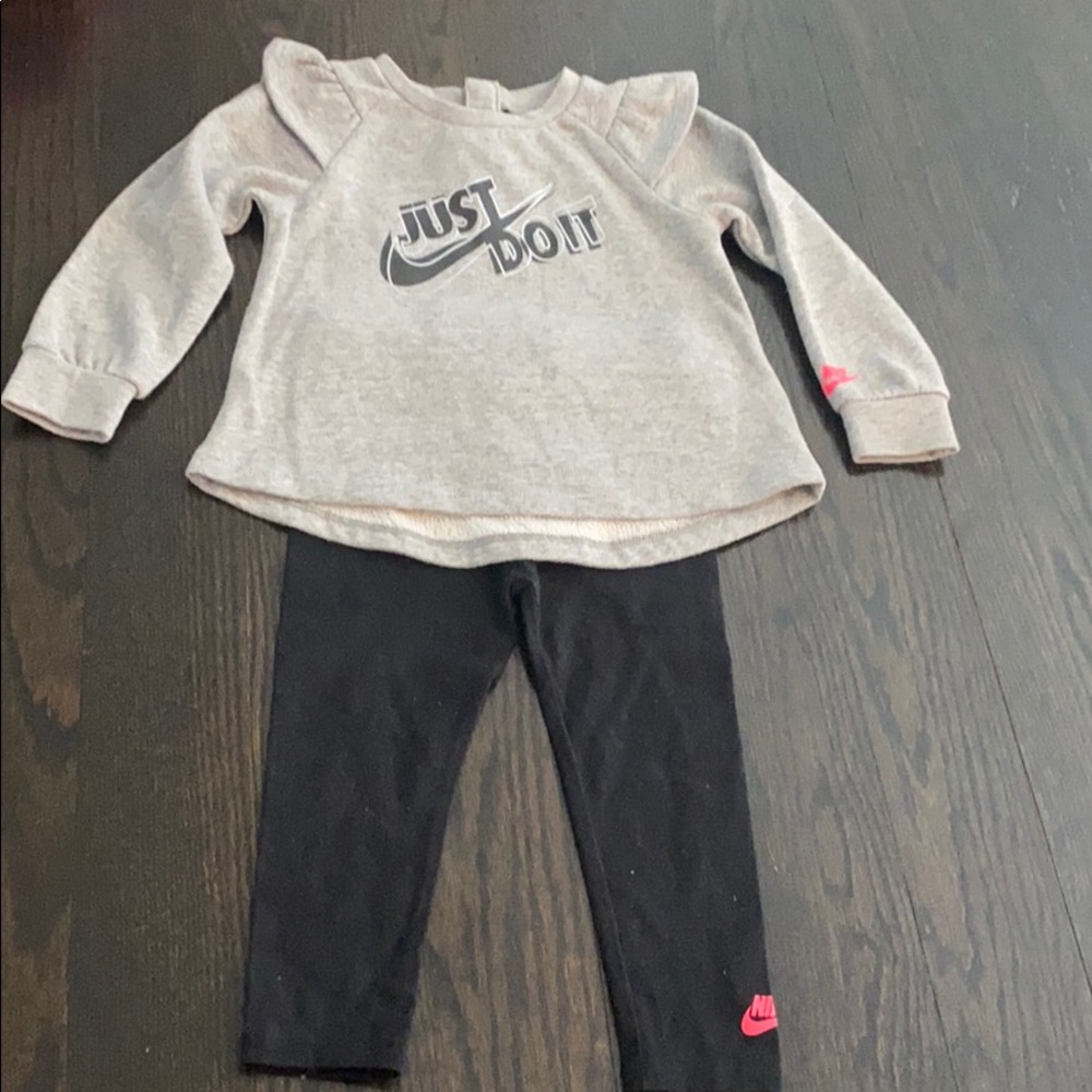 Nike Sweatshirt & Leggings - 24 months